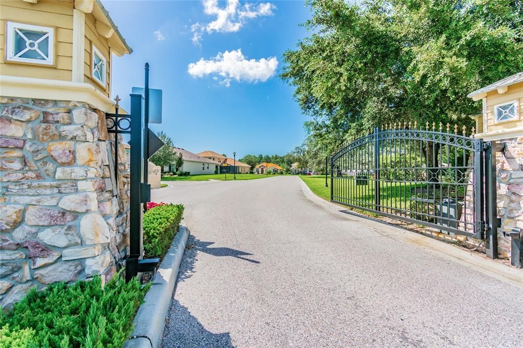 For Sale: $550,000 (4 beds, 3 baths, 2484 Square Feet)