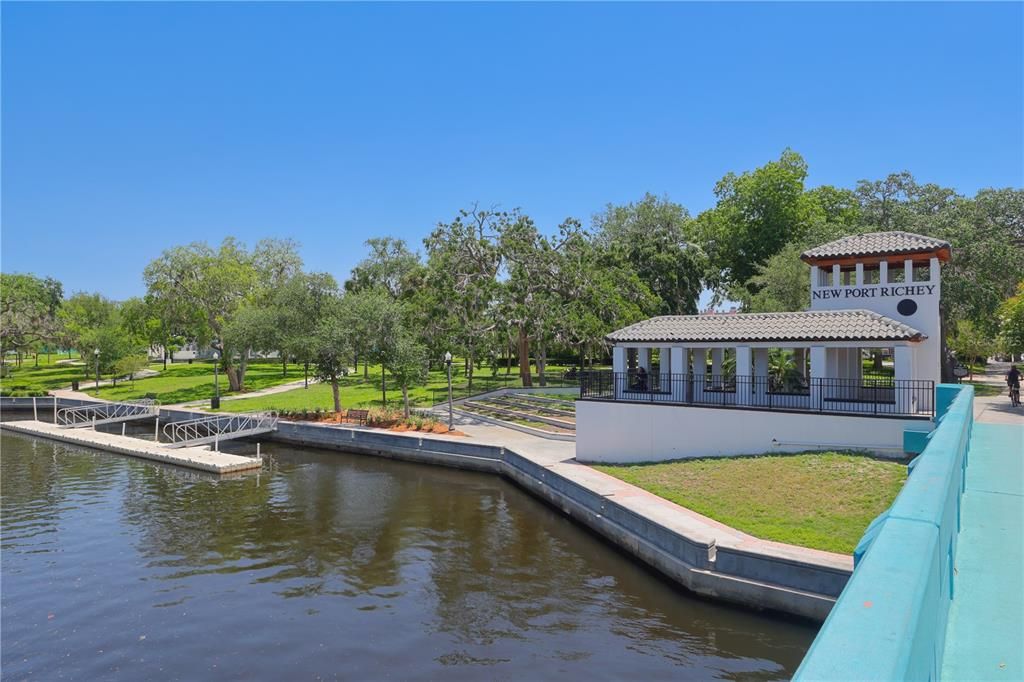 For Sale: $550,000 (4 beds, 3 baths, 2484 Square Feet)
