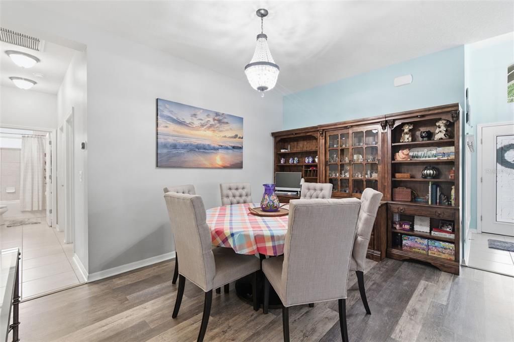 For Sale: $550,000 (4 beds, 3 baths, 2484 Square Feet)