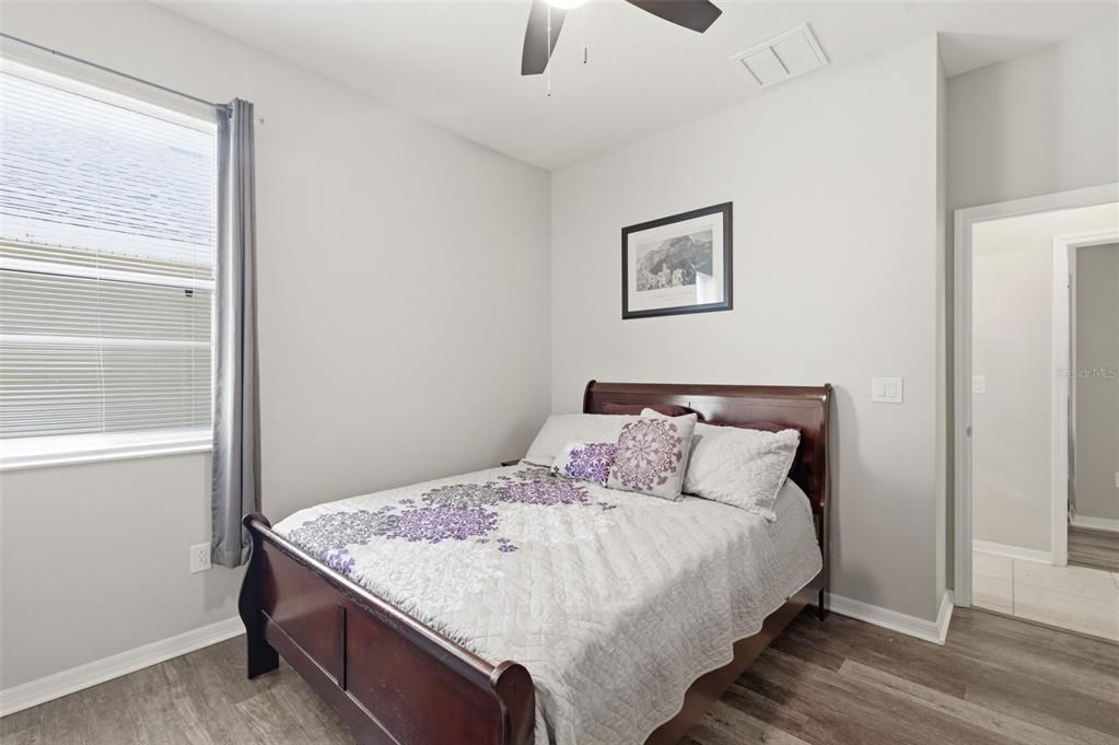 For Sale: $550,000 (4 beds, 3 baths, 2484 Square Feet)