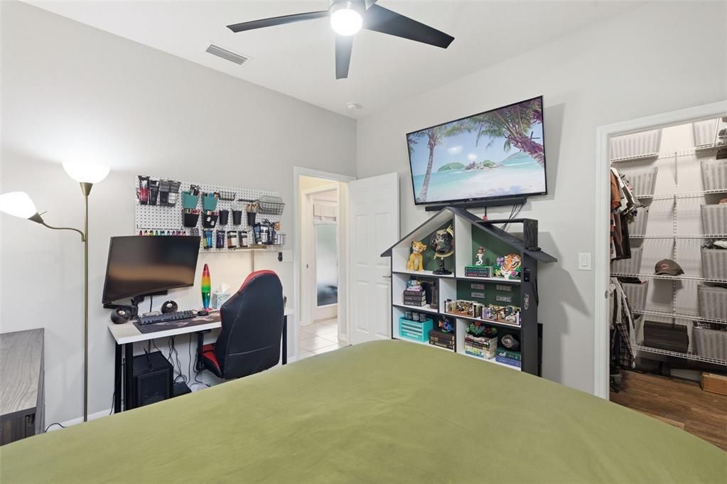 For Sale: $550,000 (4 beds, 3 baths, 2484 Square Feet)