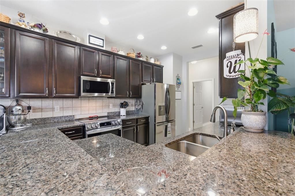 For Sale: $550,000 (4 beds, 3 baths, 2484 Square Feet)