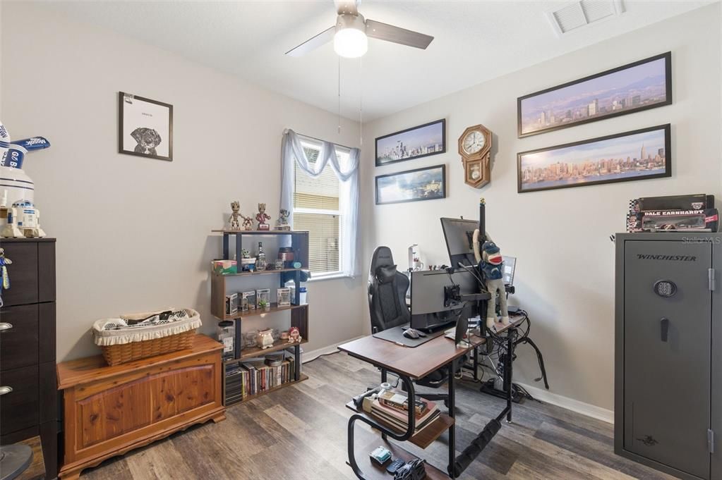 For Sale: $550,000 (4 beds, 3 baths, 2484 Square Feet)
