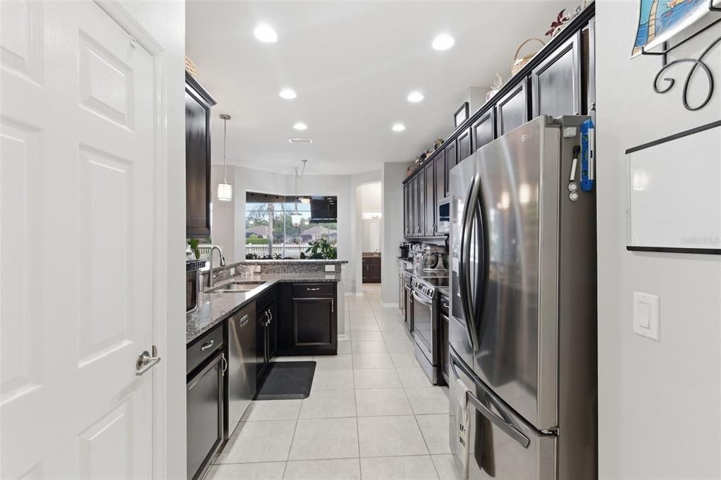 For Sale: $550,000 (4 beds, 3 baths, 2484 Square Feet)