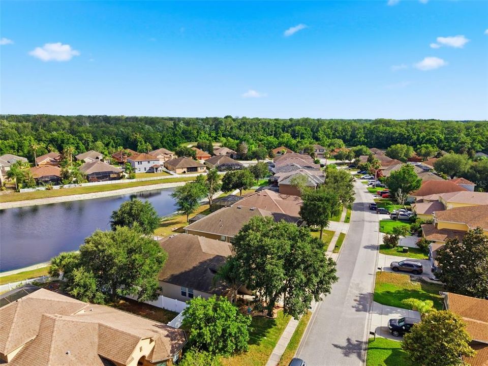 For Sale: $550,000 (4 beds, 3 baths, 2484 Square Feet)