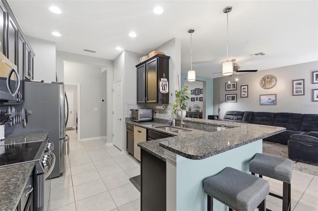 For Sale: $550,000 (4 beds, 3 baths, 2484 Square Feet)