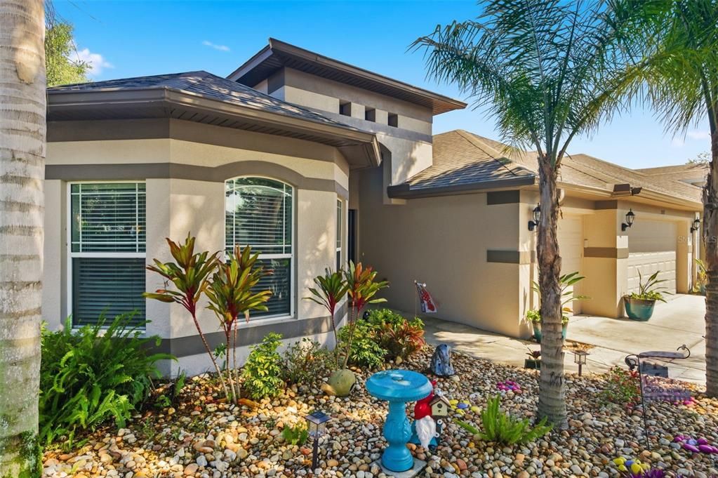 For Sale: $550,000 (4 beds, 3 baths, 2484 Square Feet)