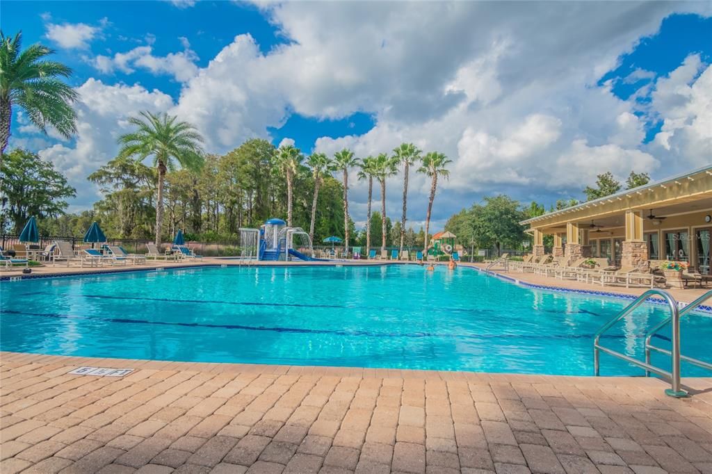 For Sale: $550,000 (4 beds, 3 baths, 2484 Square Feet)