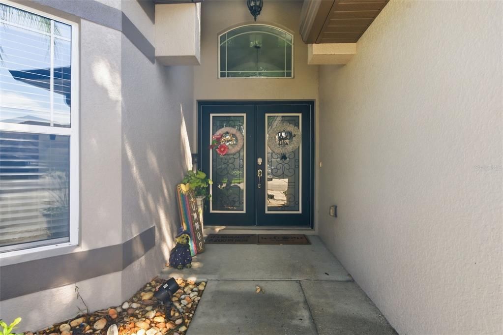 For Sale: $550,000 (4 beds, 3 baths, 2484 Square Feet)