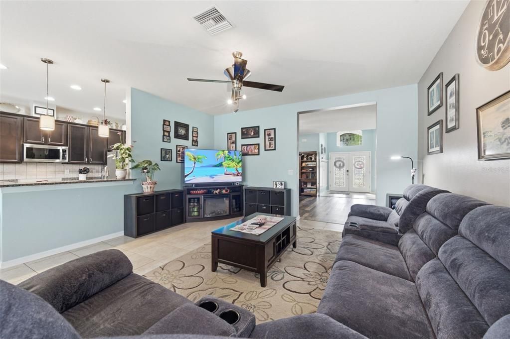 For Sale: $550,000 (4 beds, 3 baths, 2484 Square Feet)