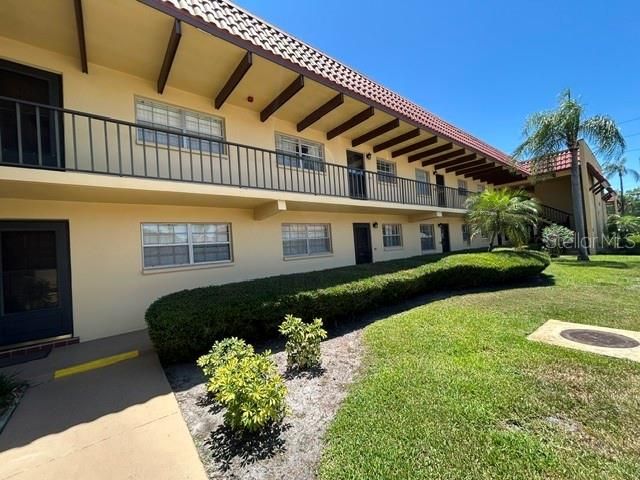 For Rent: $1,600 (2 beds, 2 baths, 970 Square Feet)