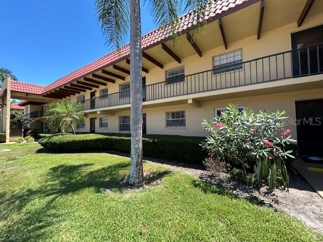 For Rent: $1,600 (2 beds, 2 baths, 970 Square Feet)