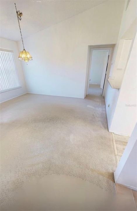 Activo con contrato: $379,000 (4 camas, 2 baños, 1376 Pies cuadrados)