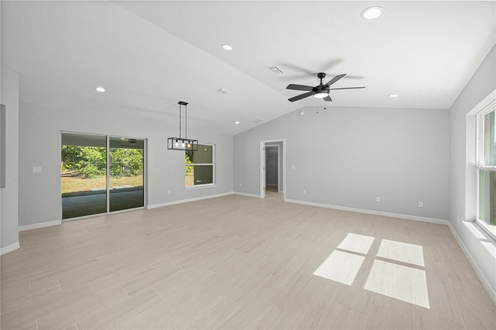 Active With Contract: $299,900 (4 beds, 2 baths, 1734 Square Feet)
