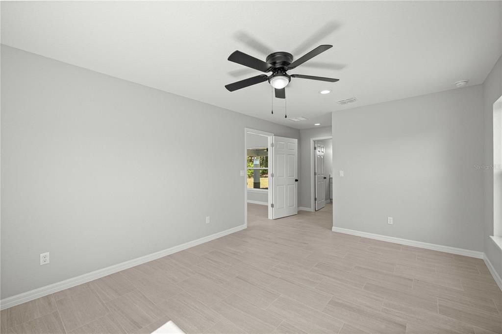 Active With Contract: $299,900 (4 beds, 2 baths, 1734 Square Feet)