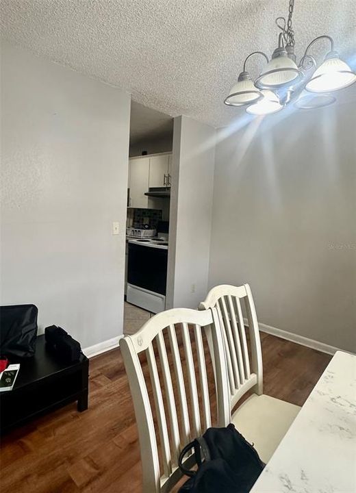 На продажу: $165,000 (3 спален, 2 ванн, 1405 Квадратных фут)