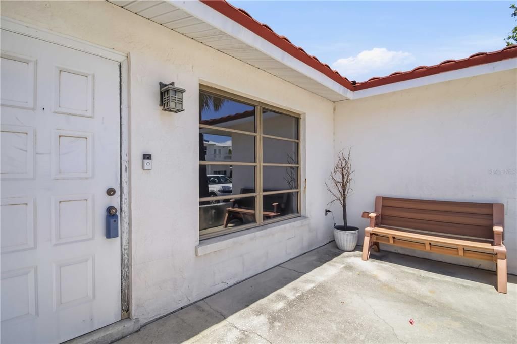For Sale: $1,695,000 (3 beds, 3 baths, 1902 Square Feet)