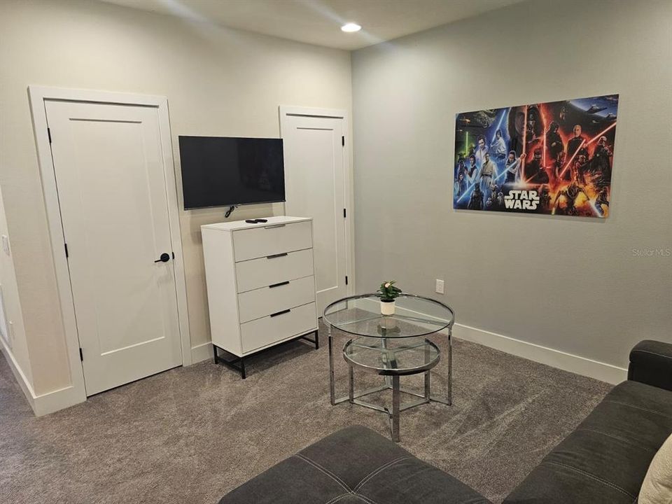 Activo con contrato: $2,400 (3 camas, 3 baños, 1852 Pies cuadrados)