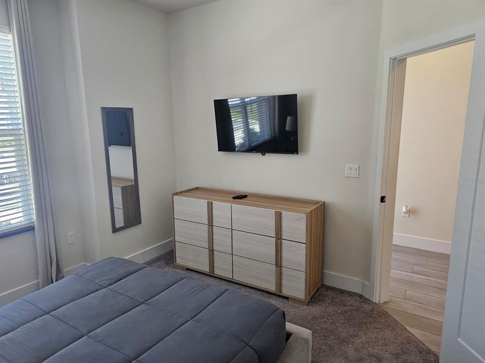 Activo con contrato: $2,400 (3 camas, 3 baños, 1852 Pies cuadrados)
