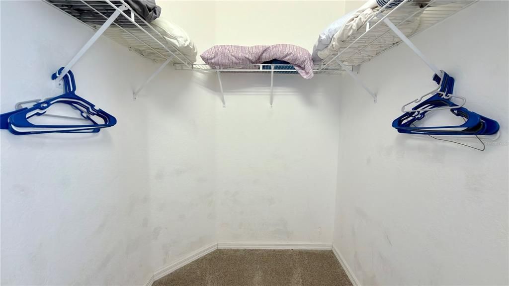 For Rent: $2,500 (5 beds, 3 baths, 2345 Square Feet)