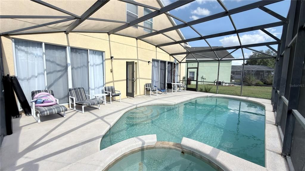 For Rent: $2,500 (5 beds, 3 baths, 2345 Square Feet)