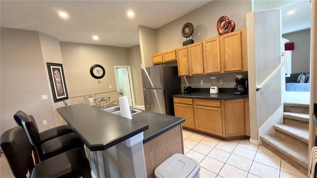For Rent: $2,500 (5 beds, 3 baths, 2345 Square Feet)