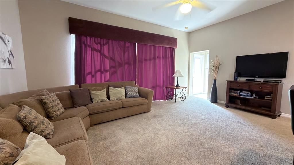 For Rent: $2,500 (5 beds, 3 baths, 2345 Square Feet)