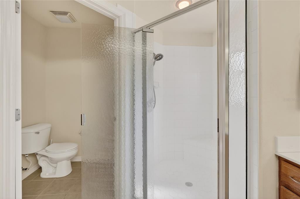 На продажу: $279,999 (2 спален, 2 ванн, 1722 Квадратных фут)