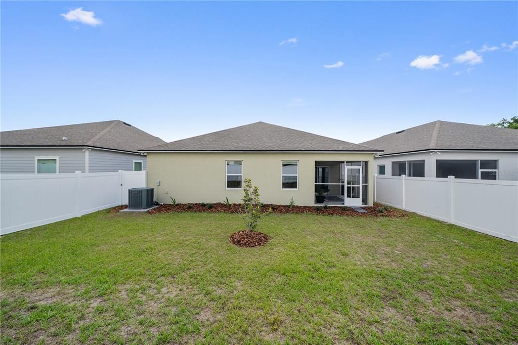En Venta: $338,900 (4 camas, 2 baños, 1988 Pies cuadrados)