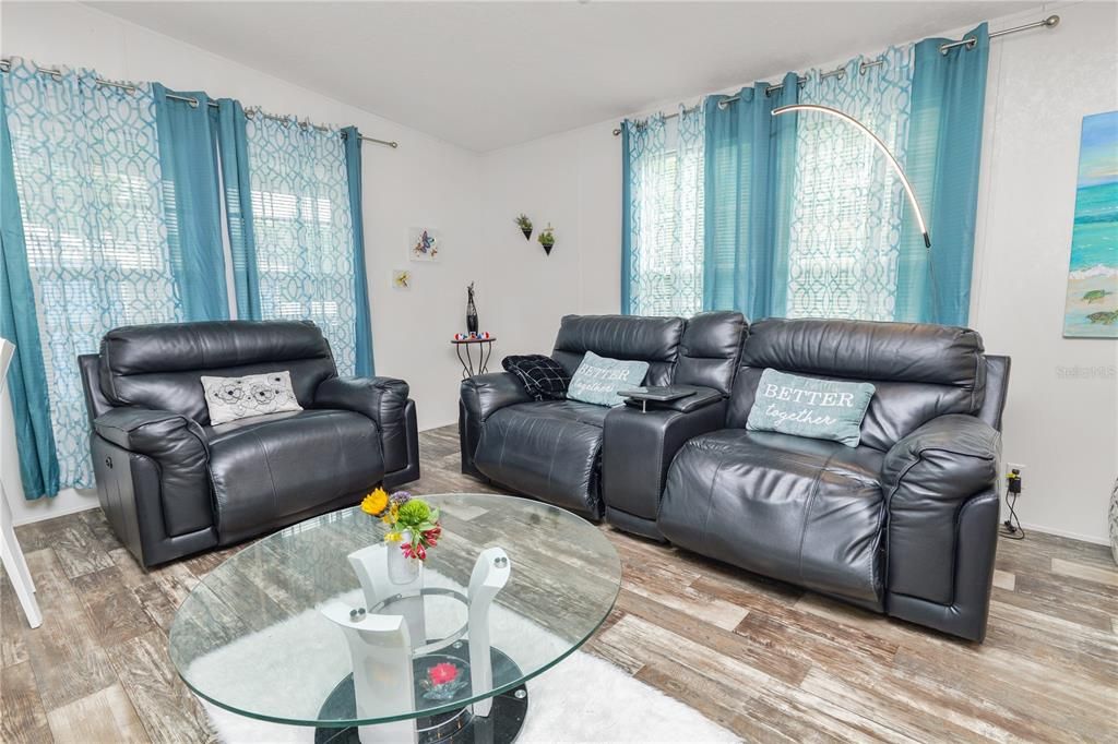 Activo con contrato: $280,000 (3 camas, 2 baños, 1525 Pies cuadrados)