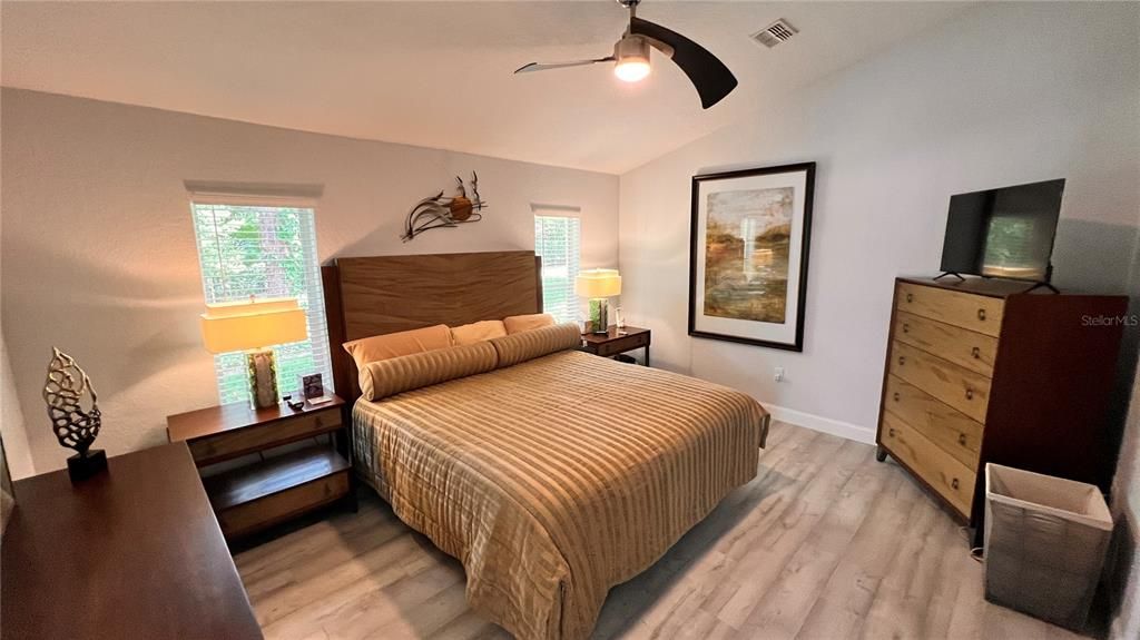 For Sale: $495,000 (2 beds, 2 baths, 1394 Square Feet)