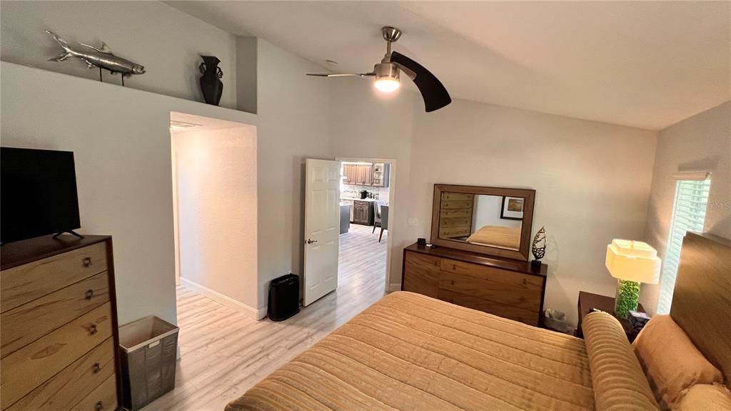 For Sale: $495,000 (2 beds, 2 baths, 1394 Square Feet)
