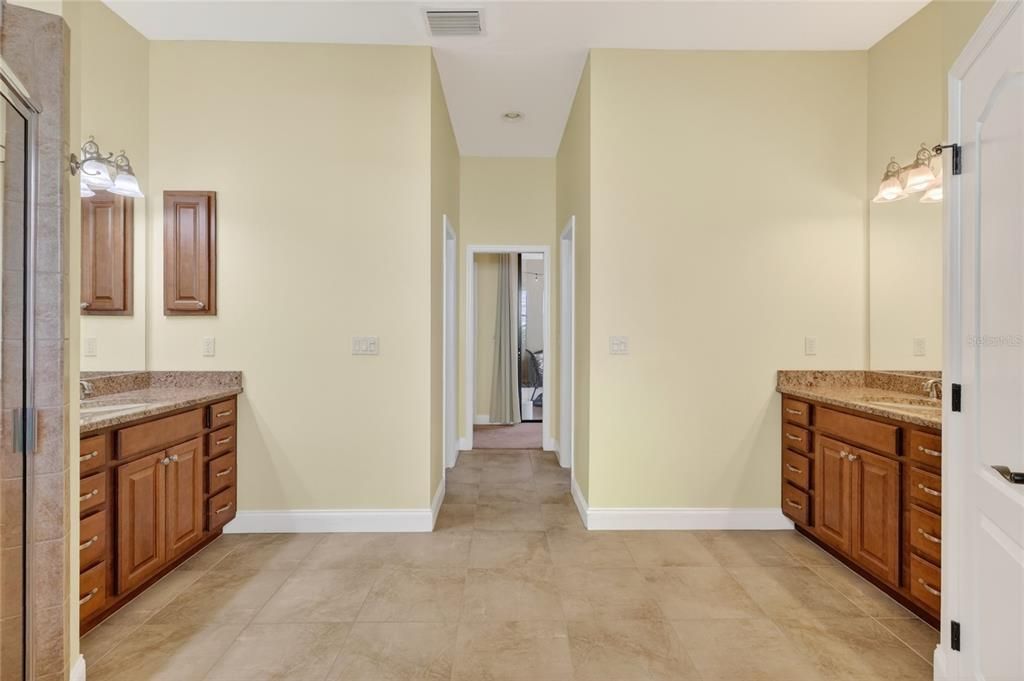 For Sale: $449,000 (3 beds, 2 baths, 2437 Square Feet)