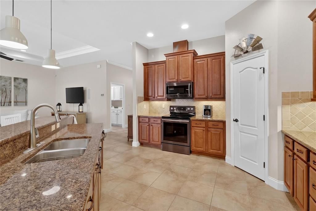 For Sale: $449,000 (3 beds, 2 baths, 2437 Square Feet)