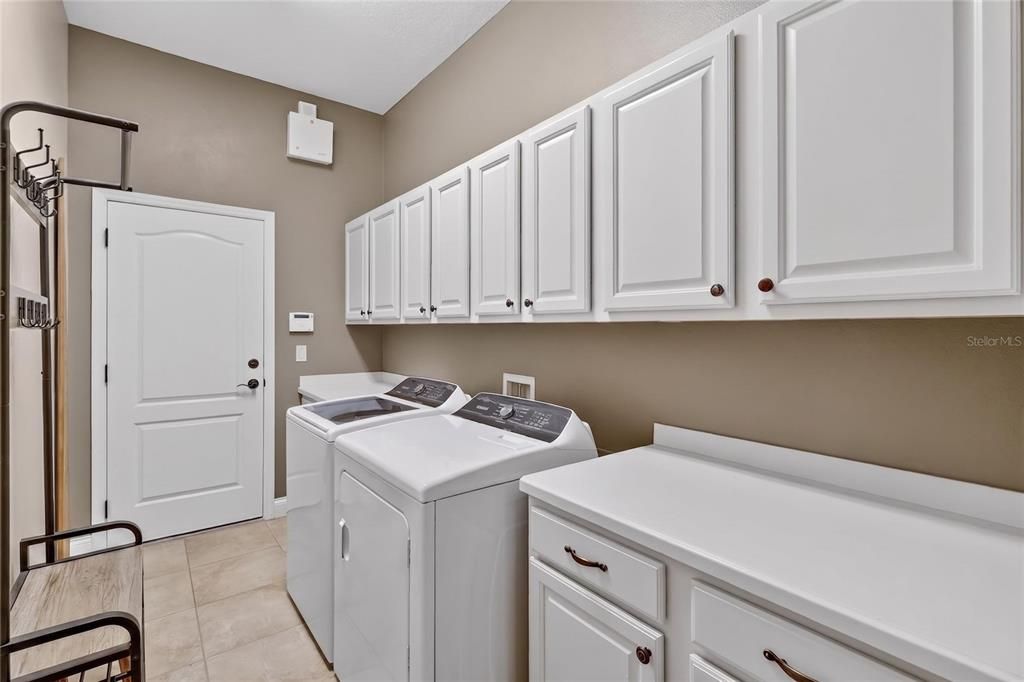 For Sale: $449,000 (3 beds, 2 baths, 2437 Square Feet)
