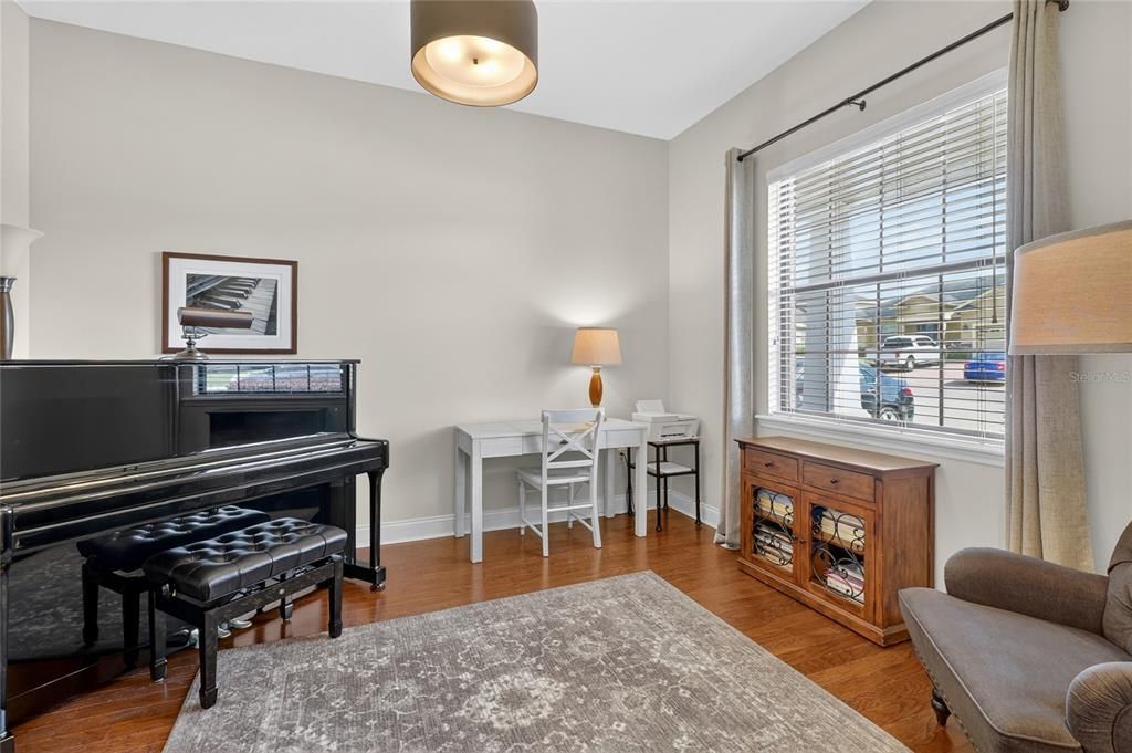 For Sale: $449,000 (3 beds, 2 baths, 2437 Square Feet)