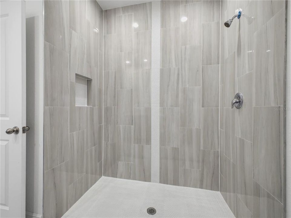For Sale: $345,900 (3 beds, 2 baths, 1544 Square Feet)