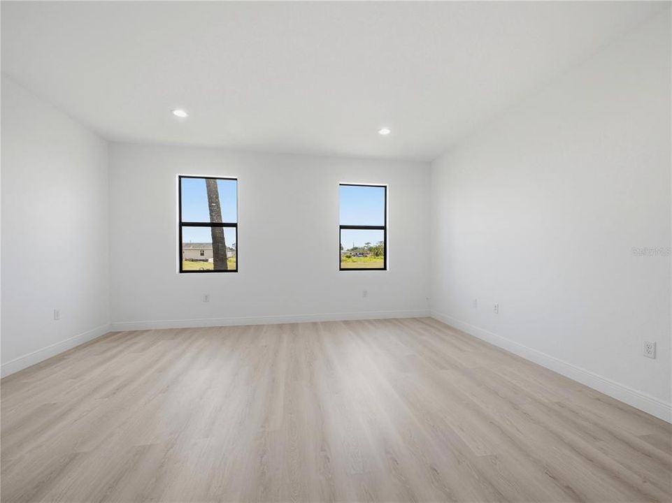 For Sale: $345,900 (3 beds, 2 baths, 1544 Square Feet)
