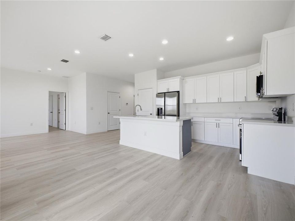 For Sale: $345,900 (3 beds, 2 baths, 1544 Square Feet)