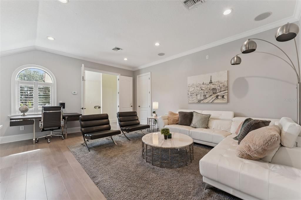 Active With Contract: $1,685,000 (5 beds, 4 baths, 3924 Square Feet)