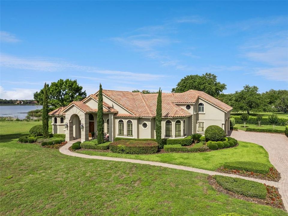 Active With Contract: $1,685,000 (5 beds, 4 baths, 3924 Square Feet)