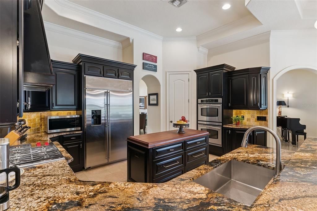 Active With Contract: $1,685,000 (5 beds, 4 baths, 3924 Square Feet)