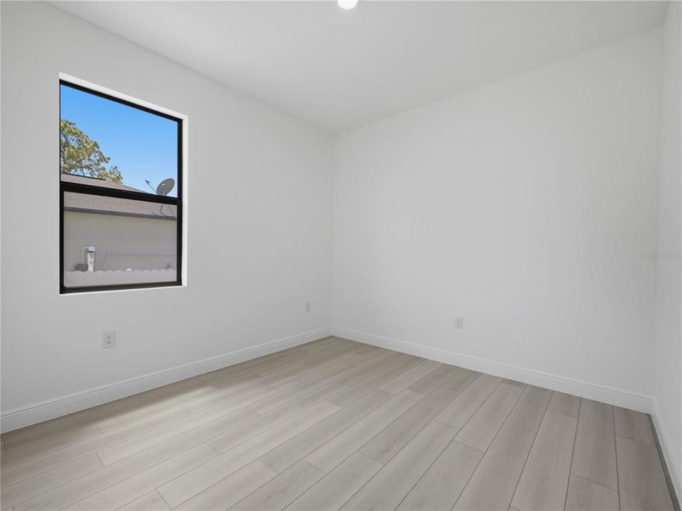 For Sale: $369,900 (3 beds, 2 baths, 1731 Square Feet)