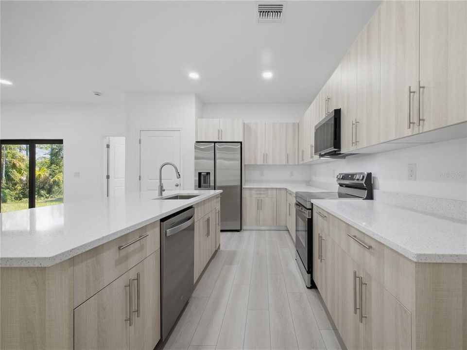 For Sale: $369,900 (3 beds, 2 baths, 1731 Square Feet)