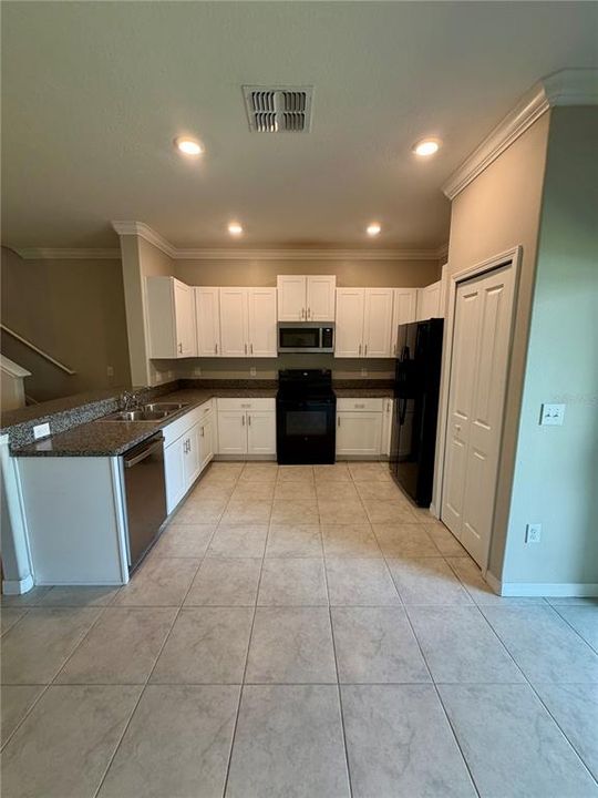 For Sale: $259,000 (3 beds, 2 baths, 1670 Square Feet)