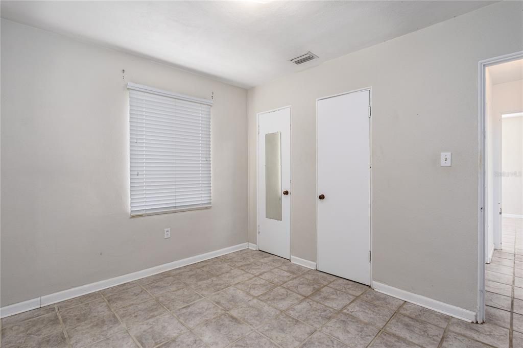 For Sale: $275,000 (3 beds, 2 baths, 1500 Square Feet)