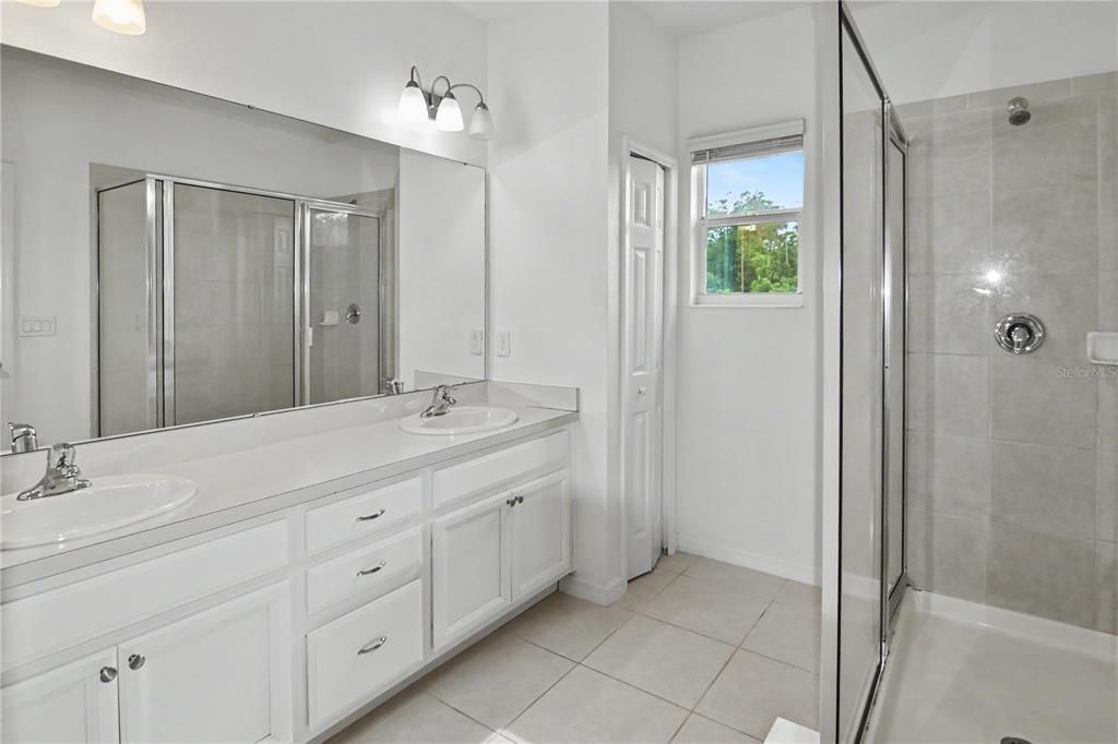 Active With Contract: $360,000 (3 beds, 2 baths, 1720 Square Feet)