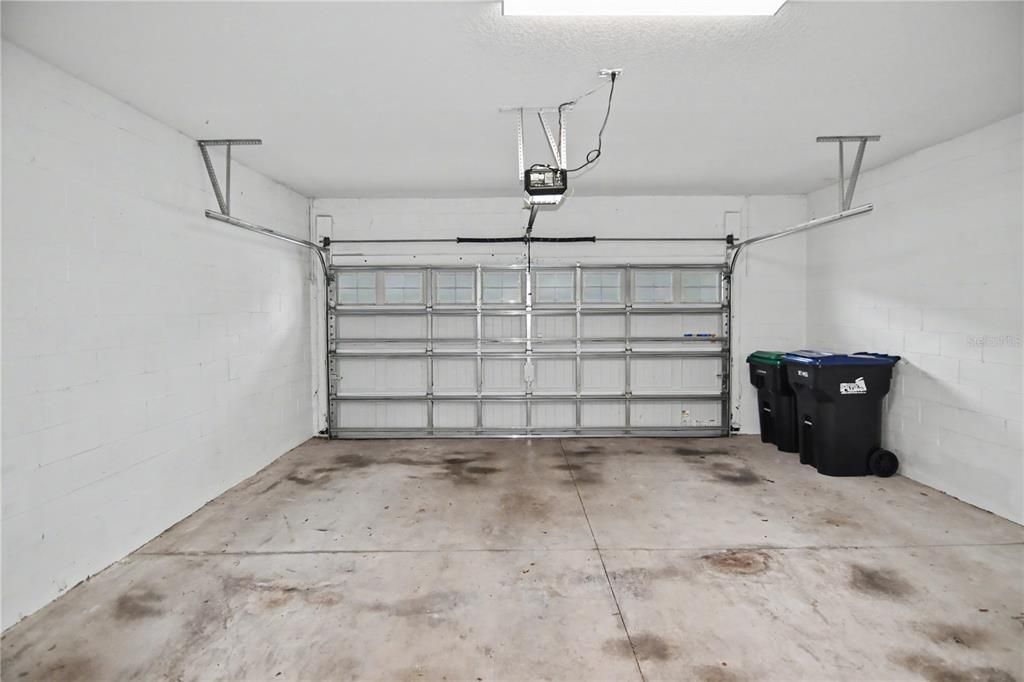 Active With Contract: $360,000 (3 beds, 2 baths, 1720 Square Feet)