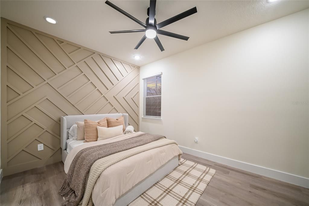 Activo con contrato: $924,900 (4 camas, 3 baños, 3278 Pies cuadrados)