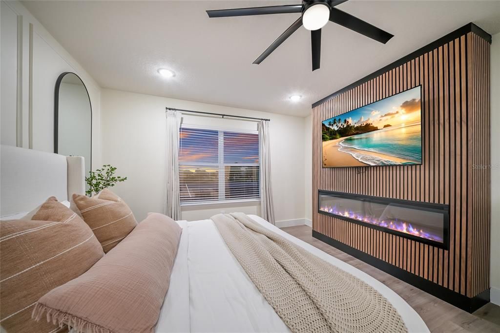 Activo con contrato: $924,900 (4 camas, 3 baños, 3278 Pies cuadrados)